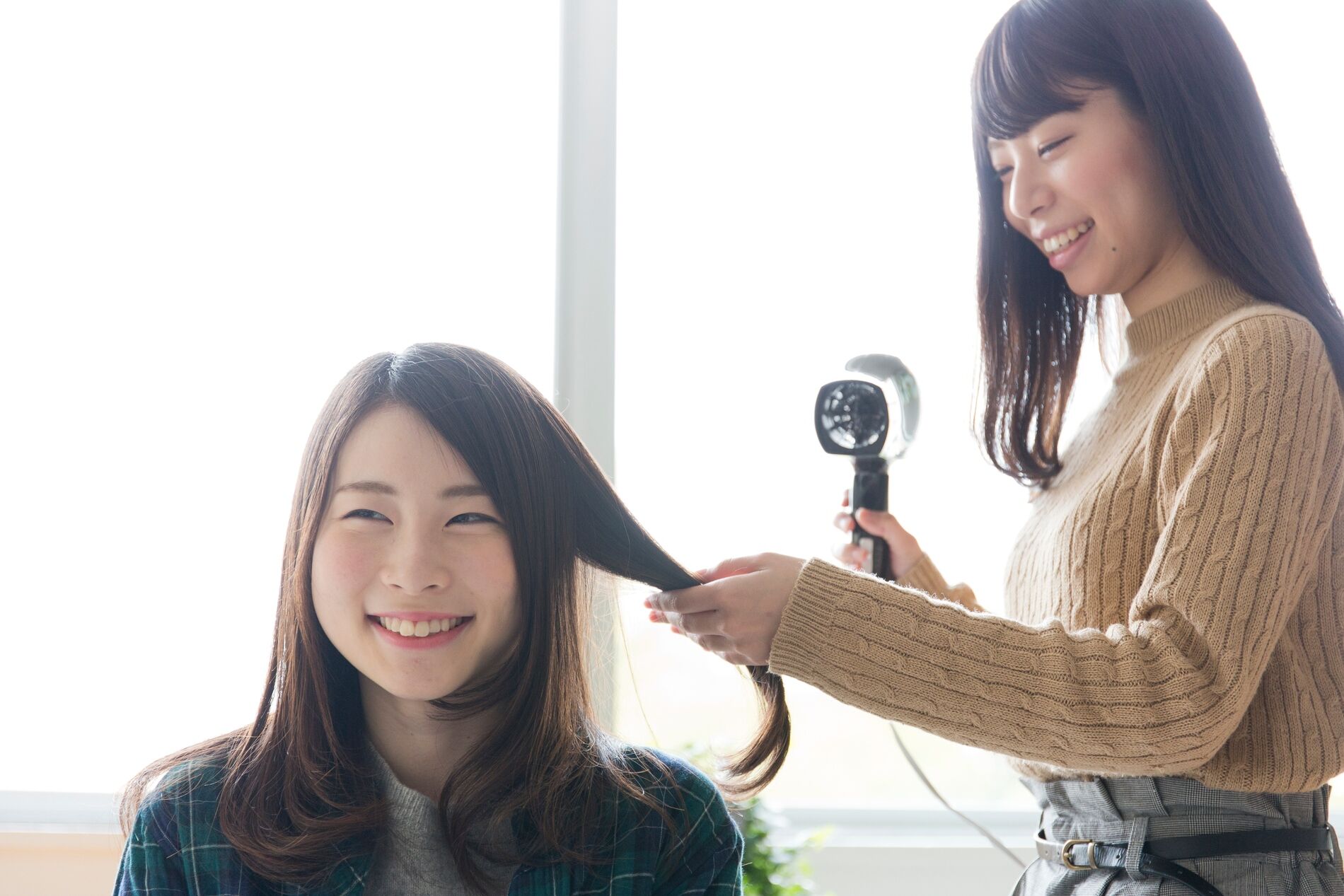 内側から輝くシルクのような髪を実感